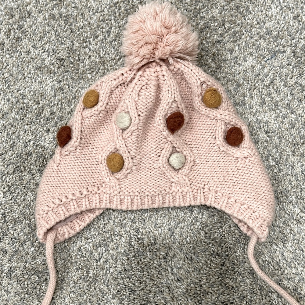 Zara winter hat with poms.